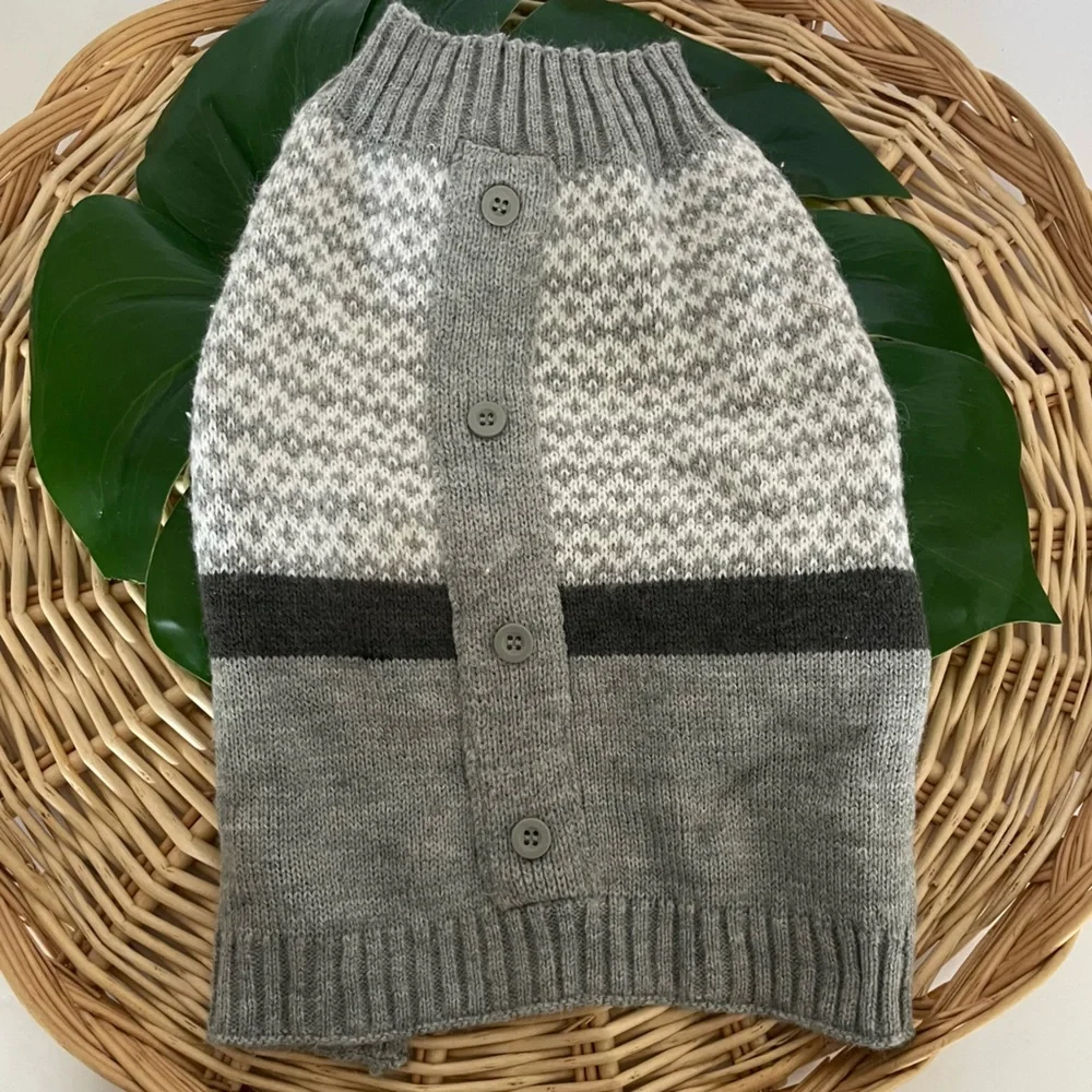 Vibrant Life Gray button front Dog Sweater cardigan Small Very good condition